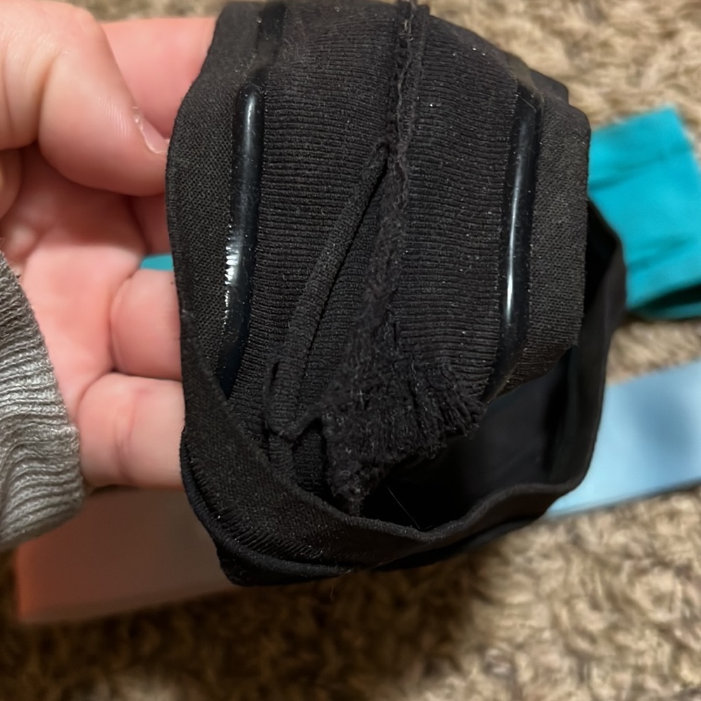 Underarmour headbands - Picture 2 of 4